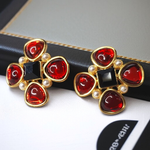 Elegant Red and Black Gold-Tone Earrings - Picture 2 of 4